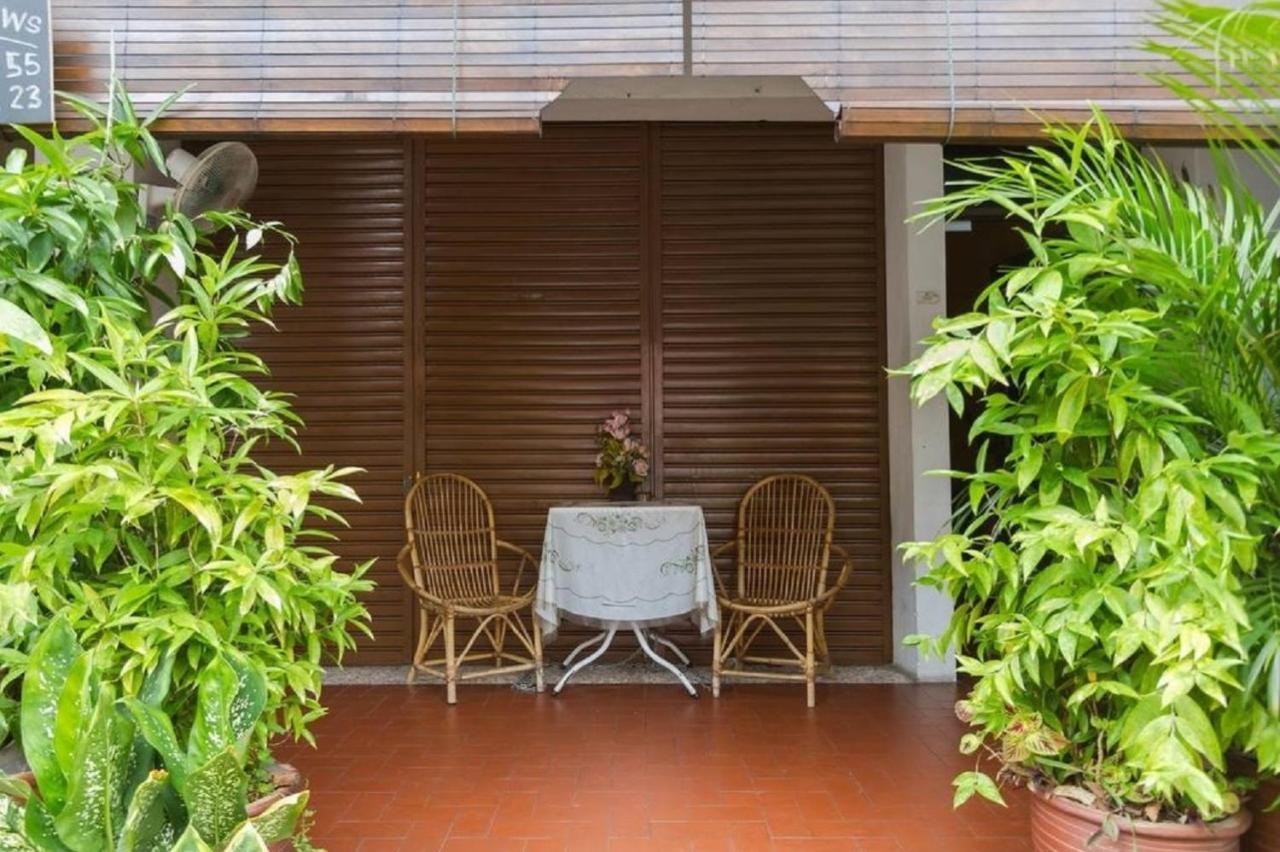 Cocoa Mews Cafe And Homestay George Town Esterno foto