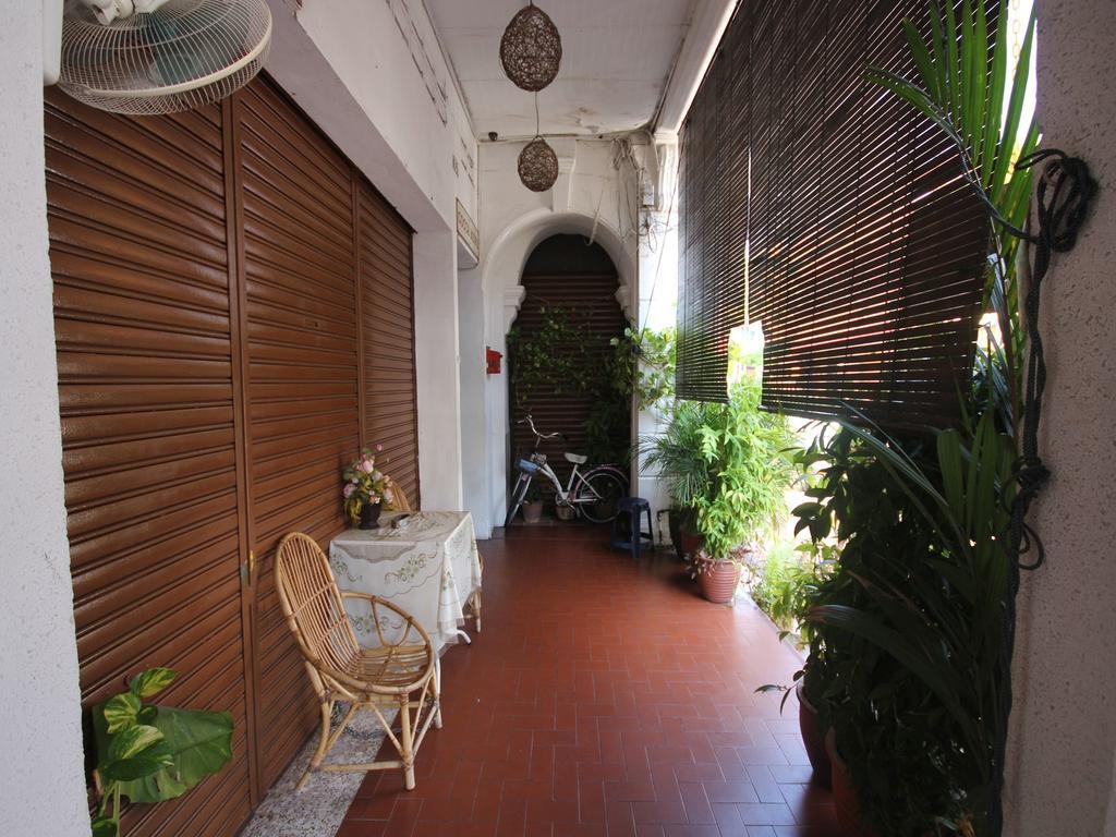 Cocoa Mews Cafe And Homestay George Town Esterno foto