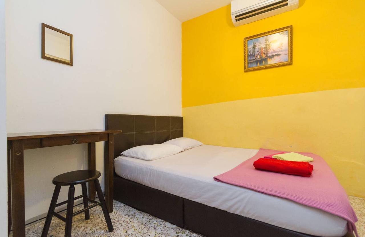Cocoa Mews Cafe And Homestay George Town Esterno foto
