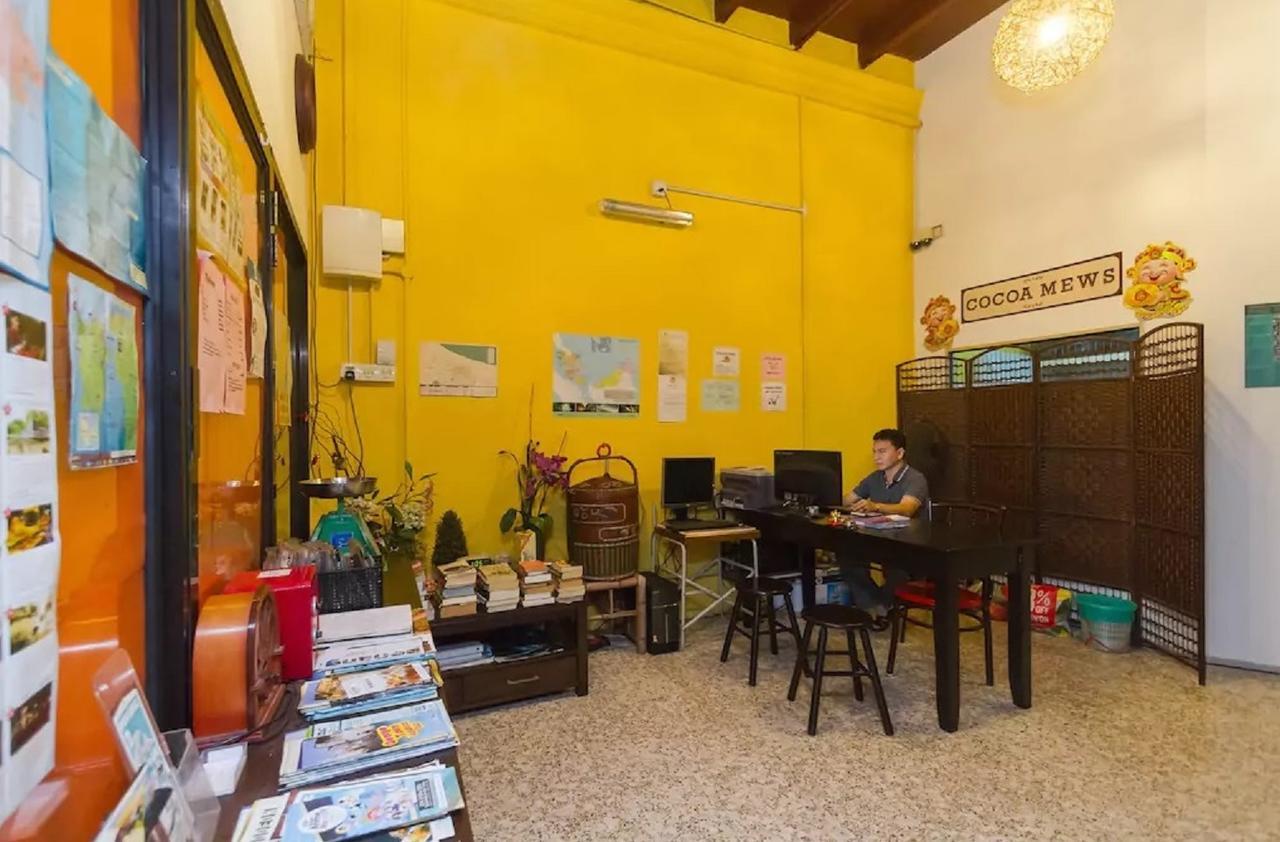 Cocoa Mews Cafe And Homestay George Town Esterno foto